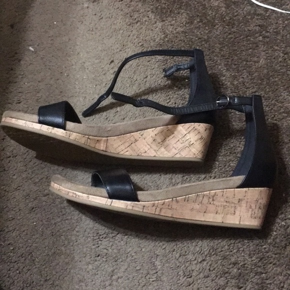 🎉3 for $20🎉Black strap Wedges - Picture 2 of 3